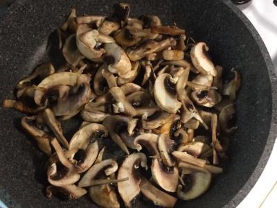 Sotūs salotas su liežuviu ir grybais Žingsnis 2