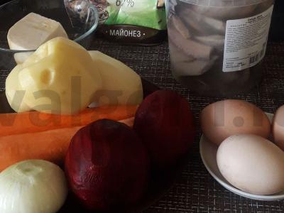 Silkė po kailiu su sūriu Žingsnis 1