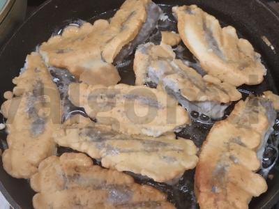 Pūgžlys tešloje iš kiaušinio ir majonezo Žingsnis 4