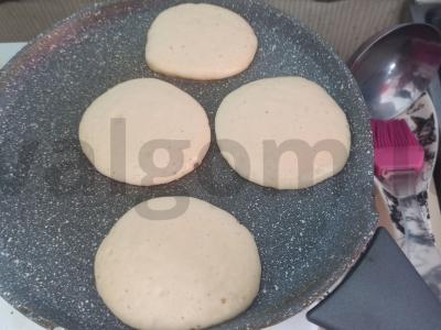 Purūs blynai su medumi Žingsnis 4