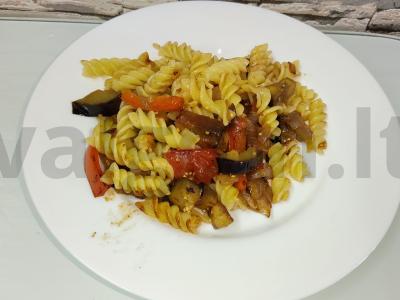 Makaronai su baklažanu pagrindine nuotrauka