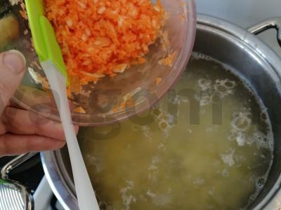 Lašišų sultinys su grietinėlėmis Žingsnis 3