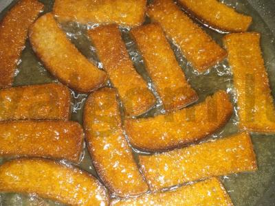 Namų skrudinti duonos gabaliukai su česnaku ir pipirais Žingsnis 4