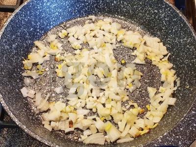 Daržovių troškinys su brokoliais ir salierais Žingsnis 1