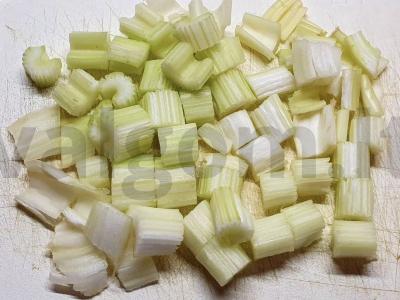 Daržovių troškinys su brokoliais ir salierais Žingsnis 2