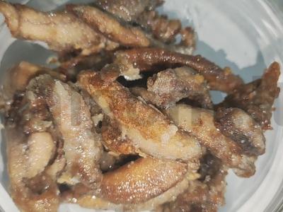 Kepta šprotinė ikra pagrindine nuotrauka