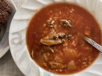 Aštrus pomidorų sriuba su silkėmis pagrindine nuotrauka