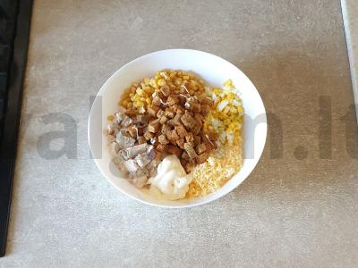 Salotas „Švelnumas“ su vištiena ir sausainiais Žingsnis 4