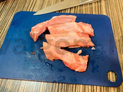 Troškinti šonkauliai su bulvėmis puode Žingsnis 1