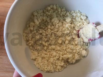 Vaisių pyragas su streuselio trupiniais Žingsnis 4