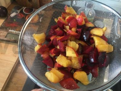 Vaisių pyragas su streuselio trupiniais Žingsnis 9