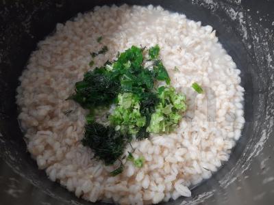 Perlo košė su žolelėmis lėtoje viryklėje Žingsnis 4