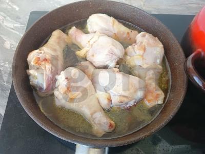 Vištienos kojos su ryžiais pietums Žingsnis 3