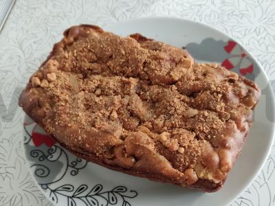 Medus pyragas su riešutais pagrindine nuotrauka