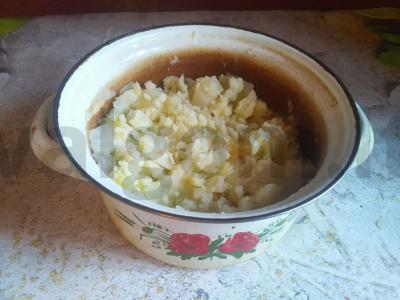 Kopūstų ir bulvių vaflis ant keptuvės Žingsnis 2