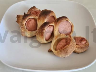 Originalūs dešrelės tešloje pagrindine nuotrauka