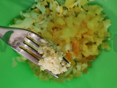 Sumuštinis su kiaušiniu ir ananasu Žingsnis 3