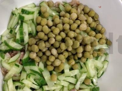 Vištienos, žirnių ir korėjietiškų morkų salotas Žingsnis 3