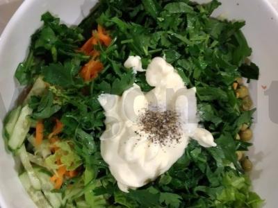 Vištienos, žirnių ir korėjietiškų morkų salotas Žingsnis 6