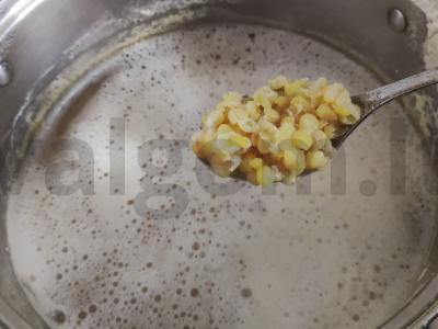 Žirnių sriuba su rūkytais mėsos gaminiais Žingsnis 1