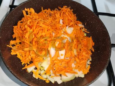 Žirnių sriuba su rūkytais mėsos gaminiais Žingsnis 3