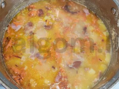 Žirnių sriuba su rūkytais mėsos gaminiais Žingsnis 5