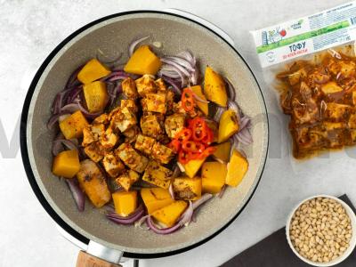 Moliūgas su pušų riešutais ir tofu Žingsnis 4