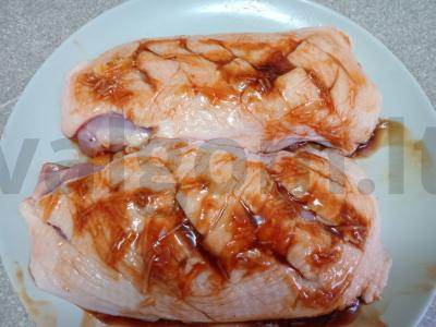 Kepta antis su obuoliais ir spanguolių padažu Žingsnis 3