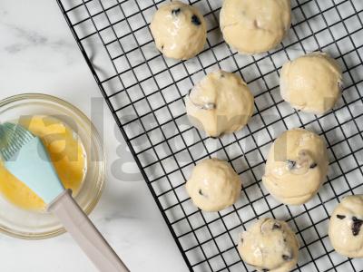 Oranžinės bandelės su razinomis Žingsnis 6