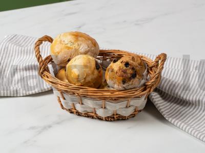 Oranžinės bandelės su razinomis pagrindine nuotrauka