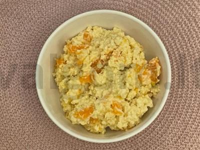 Pšenių košė su kepta moliūgu pusryčiams pagrindine nuotrauka