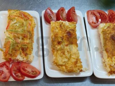 Omletas su daržovėmis ir kumpiu pagrindine nuotrauka
