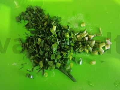 Kepurinis pyragas su sardinėmis ir šviežiais žalumynais Žingsnis 3