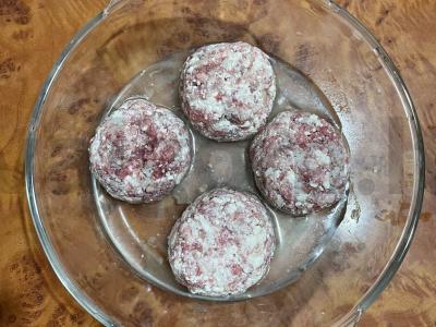 Naudingos kotletai iš dviejų ingredientų Žingsnis 3