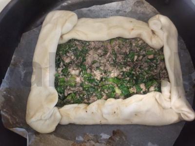 Kepurinis pyragas su sardinėmis ir šviežiais žalumynais Žingsnis 5