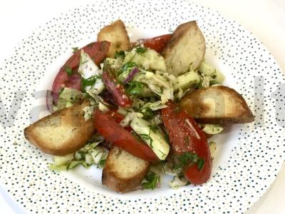 Salotas „Fattoush“ pagrindine nuotrauka