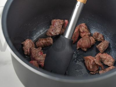Perlovka su mėsa lėtoje viryklėje Žingsnis 4