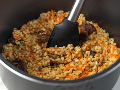 Perlovka su mėsa lėtoje viryklėje Žingsnis 9