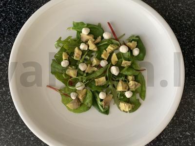 Salotos su avokadu, pomidoru, varškės sūriu ir žolelėmis Žingsnis 3