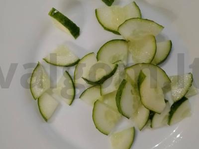 Vitaminų salotas su Pekino kopūstu ir linų sėmenų aliejumi Žingsnis 1