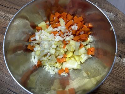 Olivje salotos su vištiena ir autorine padažu Žingsnis 2