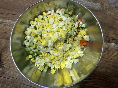 Olivje salotos su vištiena ir autorine padažu Žingsnis 4