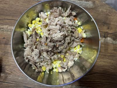 Olivje salotos su vištiena ir autorine padažu Žingsnis 5