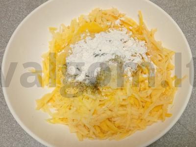 Bulviniai blynai su parmezanu Žingsnis 5