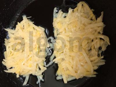 Bulviniai blynai su parmezanu Žingsnis 7