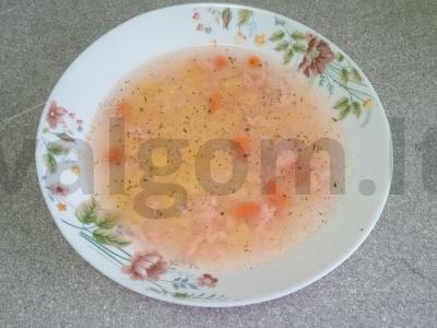 Upėtakio žuvienė su perliniu miežiu pagrindine nuotrauka