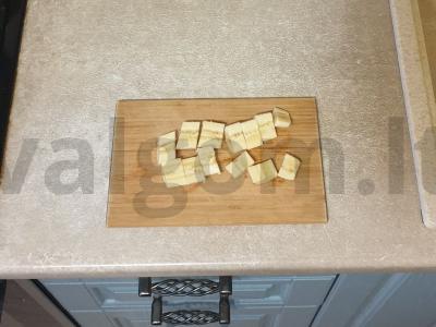 Pieninis kokteilis su bananais ir mėlynėmis Žingsnis 1