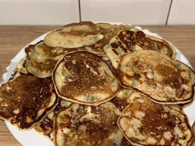 Patingėlių pyragėliai su kiaušiniu ir žaliu svogūnu pagrindine nuotrauka