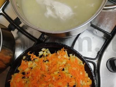 Pomidorų sriuba su vištienos krūtinėlėmis ir kukuliais Žingsnis 5