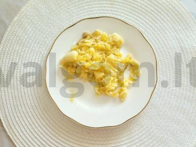 Kvapnūs varškėčiai su bananais ir cinamonu Žingsnis 1